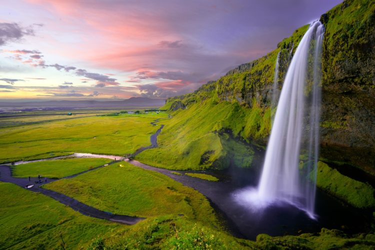 waterfalls at daytime